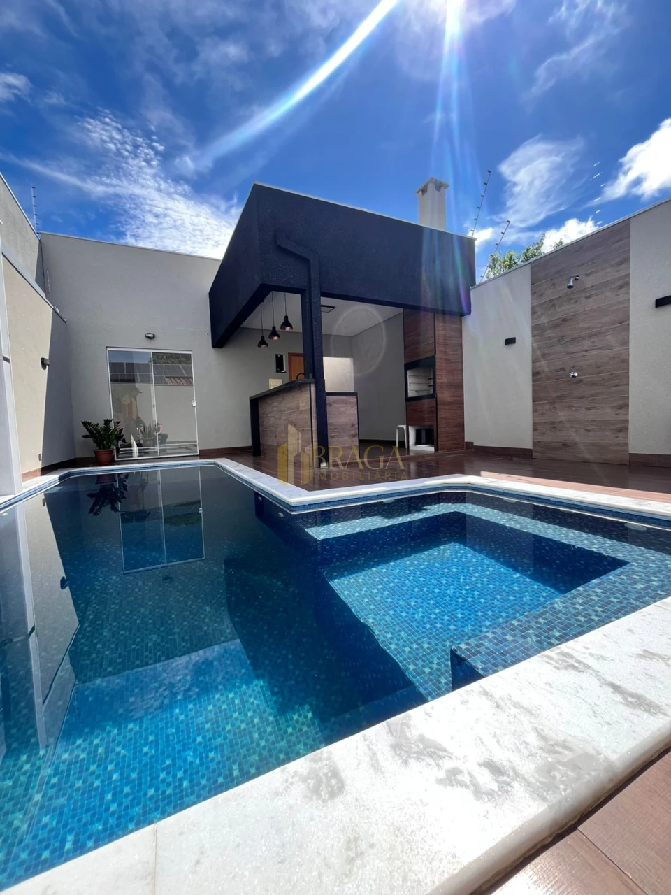 CASA À VENDA NO SANTO ANTONIO