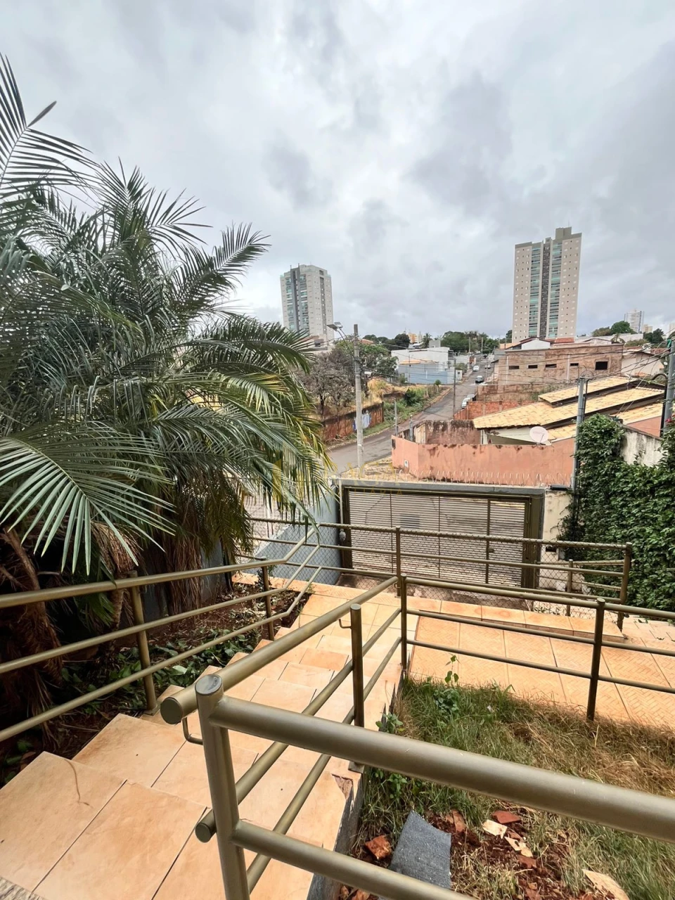Sobrado á venda no bairro Monte Castelo