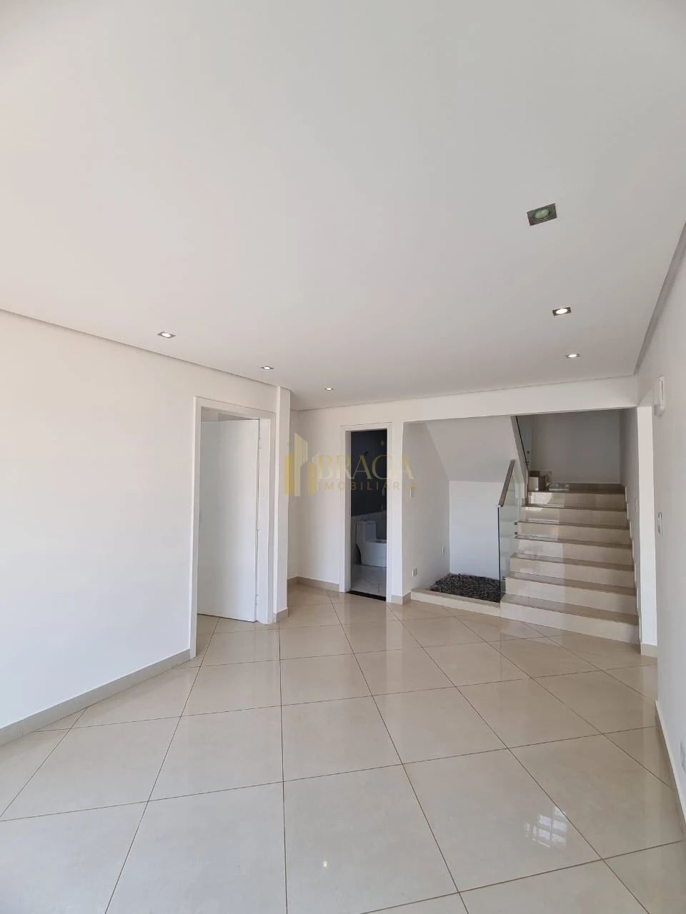 CASA À VENDA NO SANTO ANTONIO