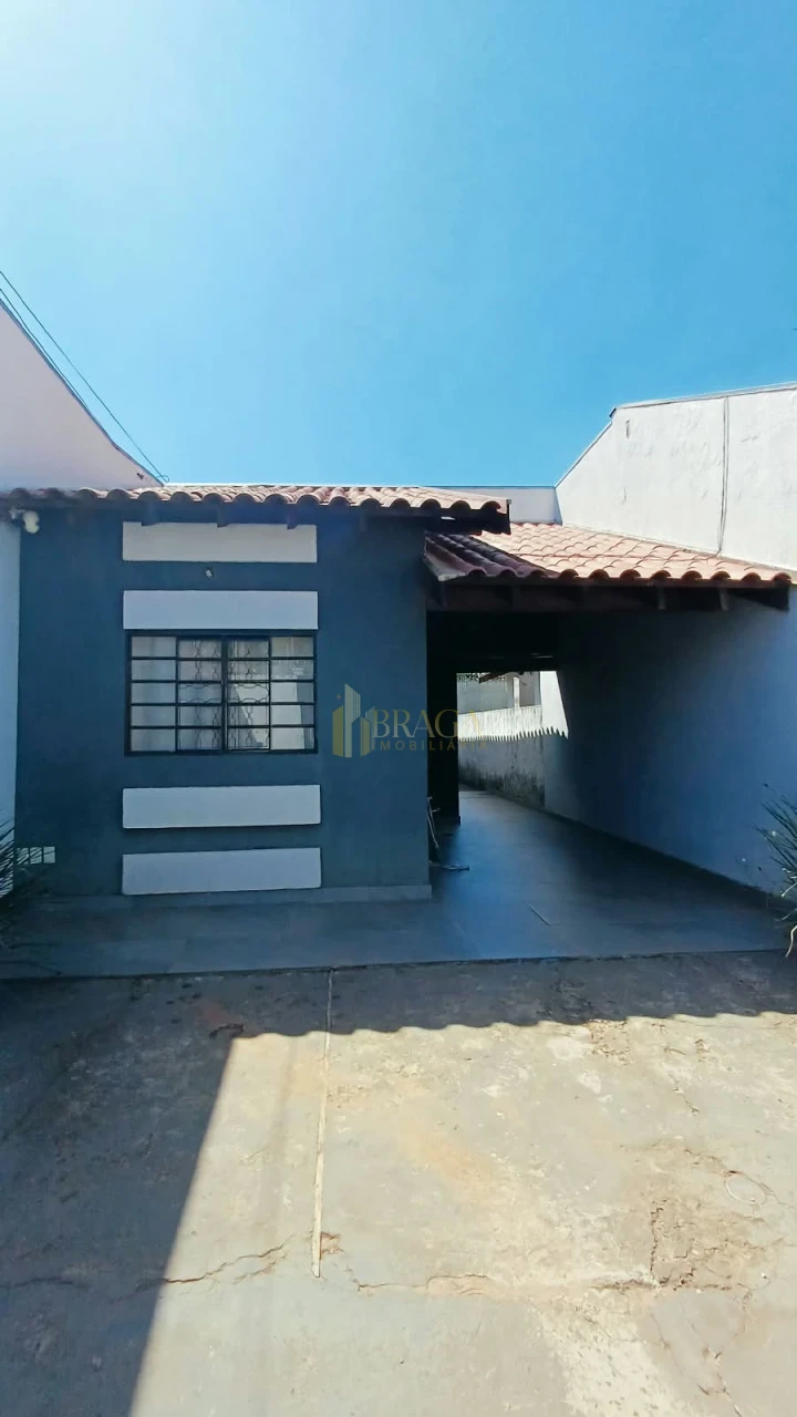 CASA À VENDA NO BAIRRO JARDIM COLUMBIA - 3 QUARTOS