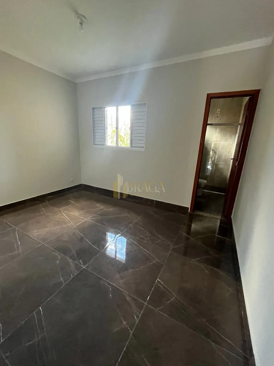 Imagens do imóveis CASA À VENDA - PRÓXIMO AO BIFÃO DO COOPHASUL