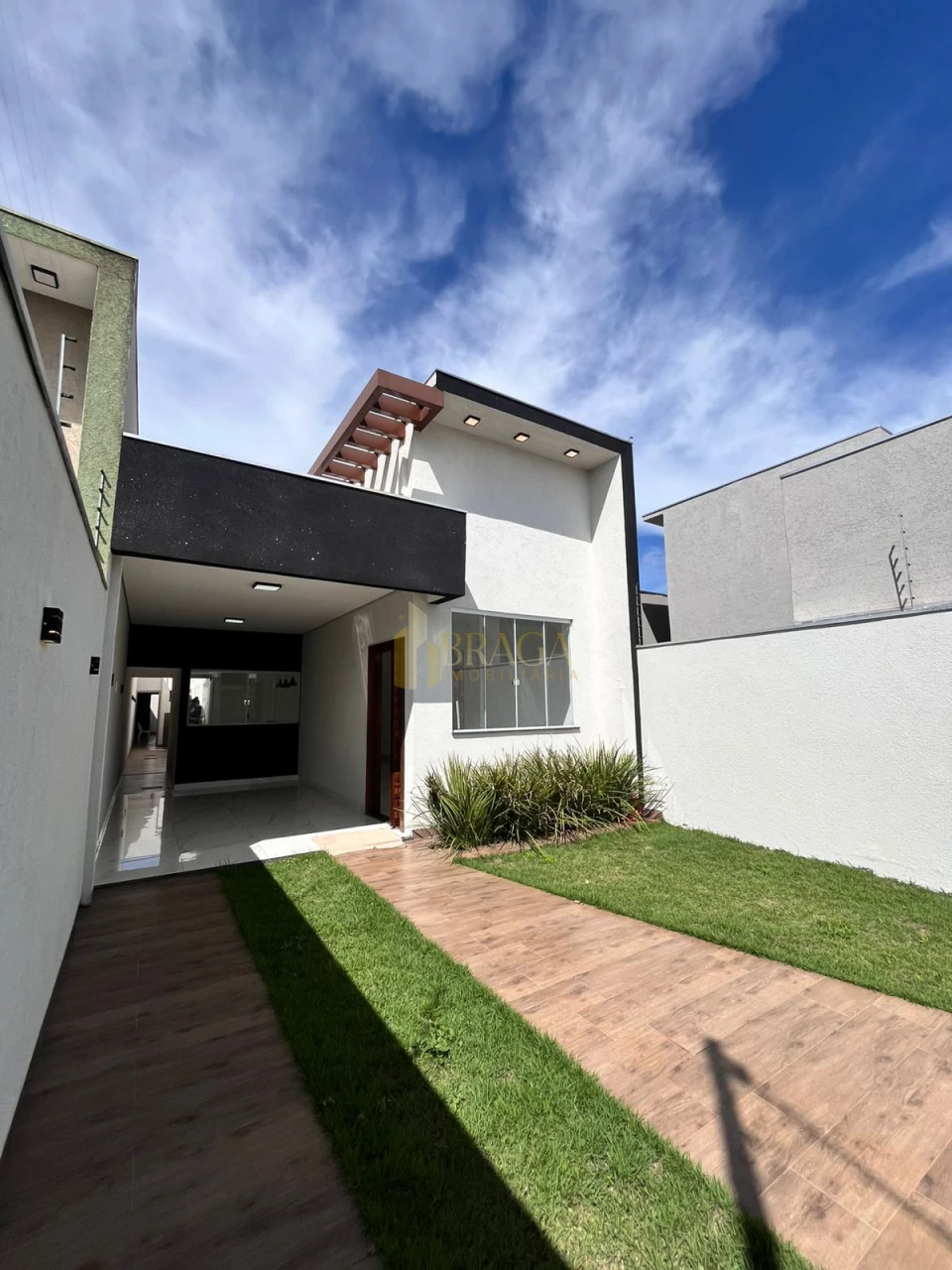 CASA À VENDA NO SANTO ANTONIO