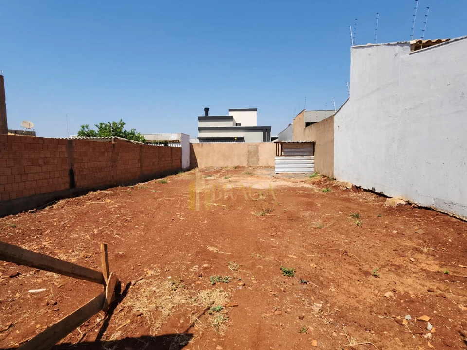 Terreno à venda no bairro Aquarios