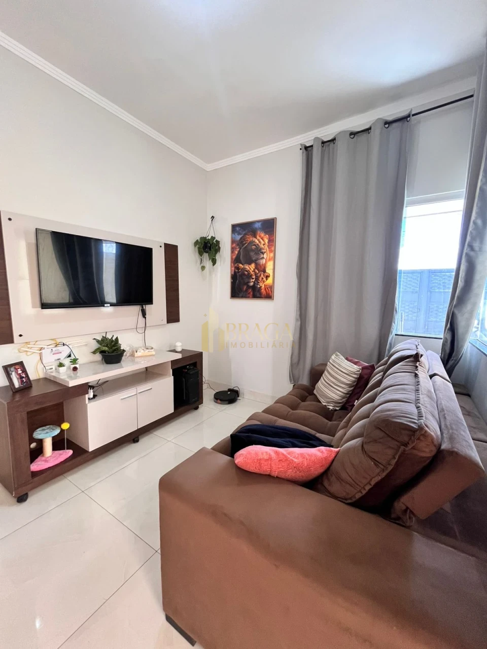 Imagens do imóveis CASA À VENDA NO FIGUEIRAS DO PARQUE