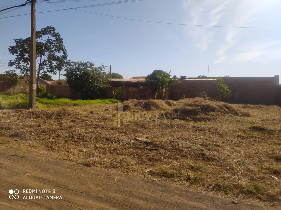 Terreno à venda no bairro Riviera Park