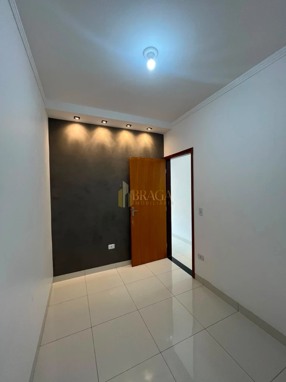 Imagens do imóveis CASA À VENDA NO JARDIM PANAMÁ - ENTRADA REDUZIDA