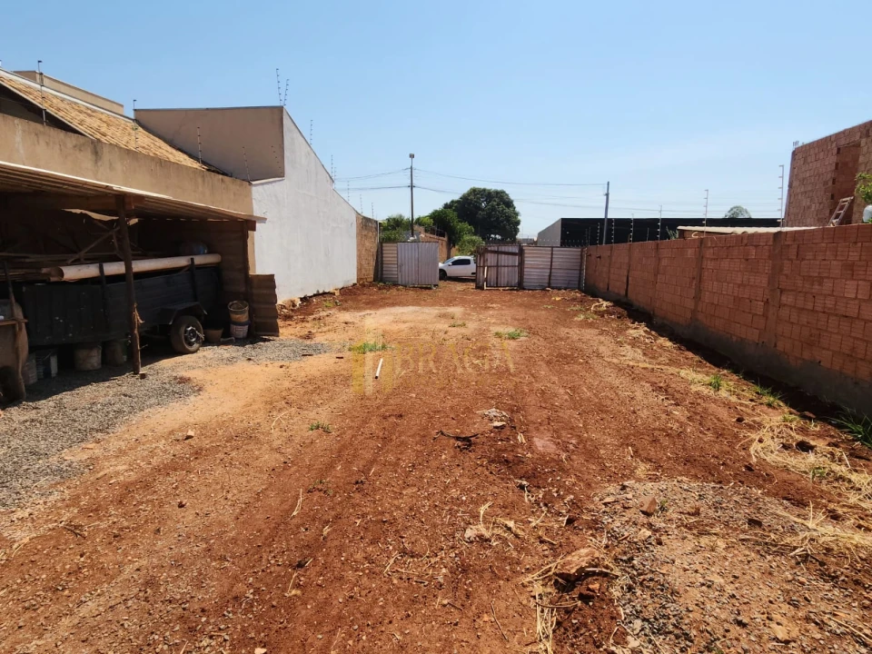 Terreno à venda no bairro Aquarios