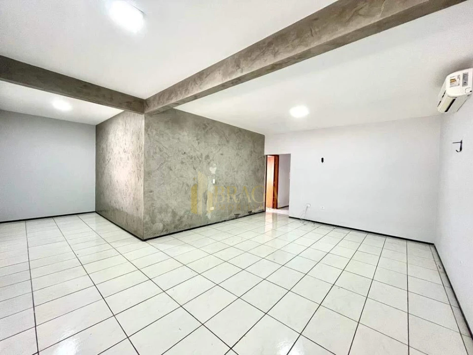 Casa à venda no bairro Vila Ipiranga