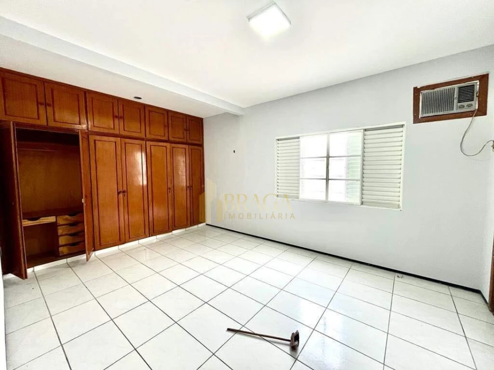 Casa à venda no bairro Vila Ipiranga