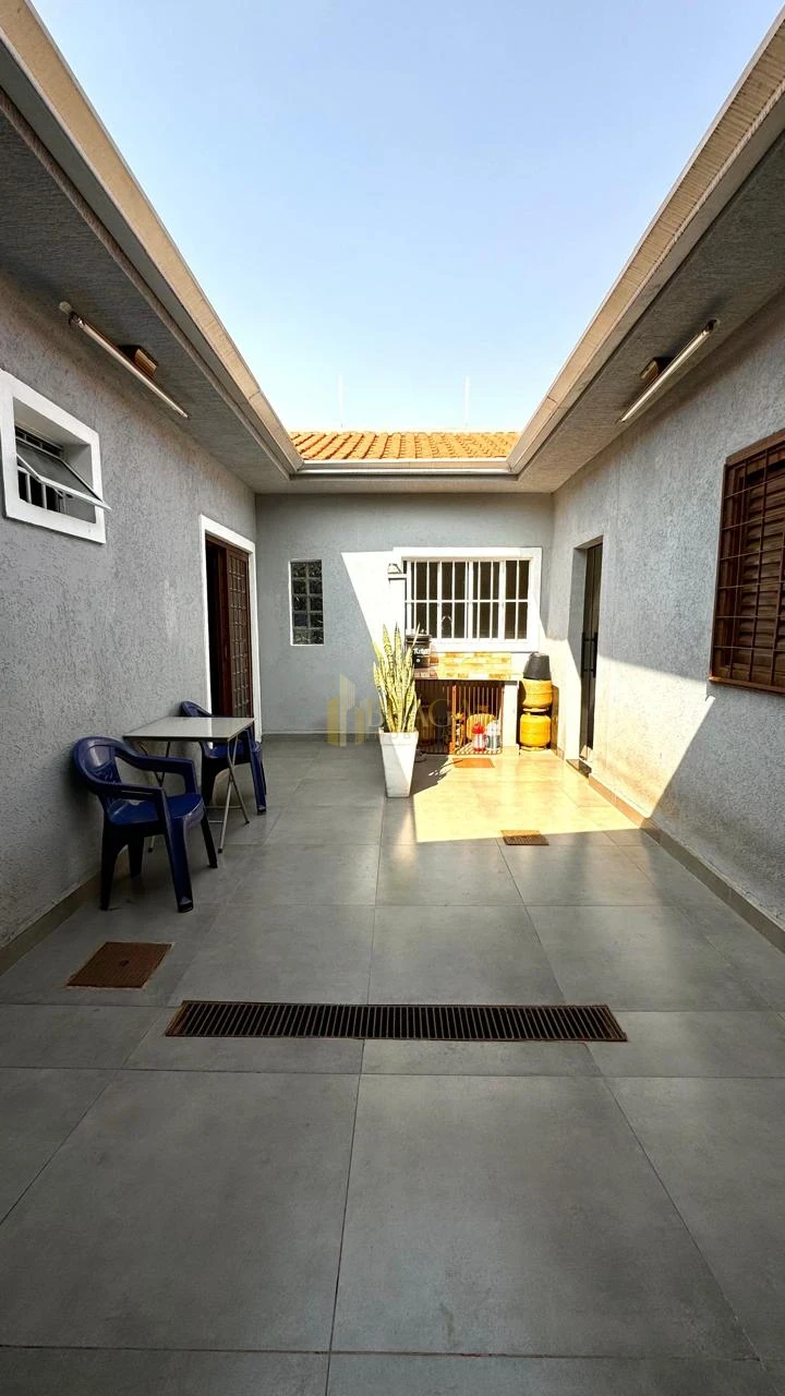 CASA À VENDA NA VILA BANDEIRANTES