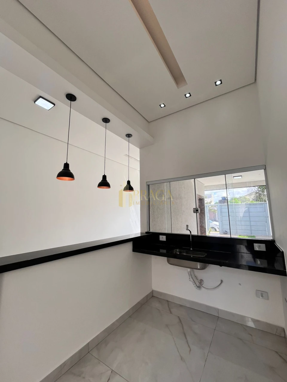 CASA À VENDA NO SANTO ANTONIO