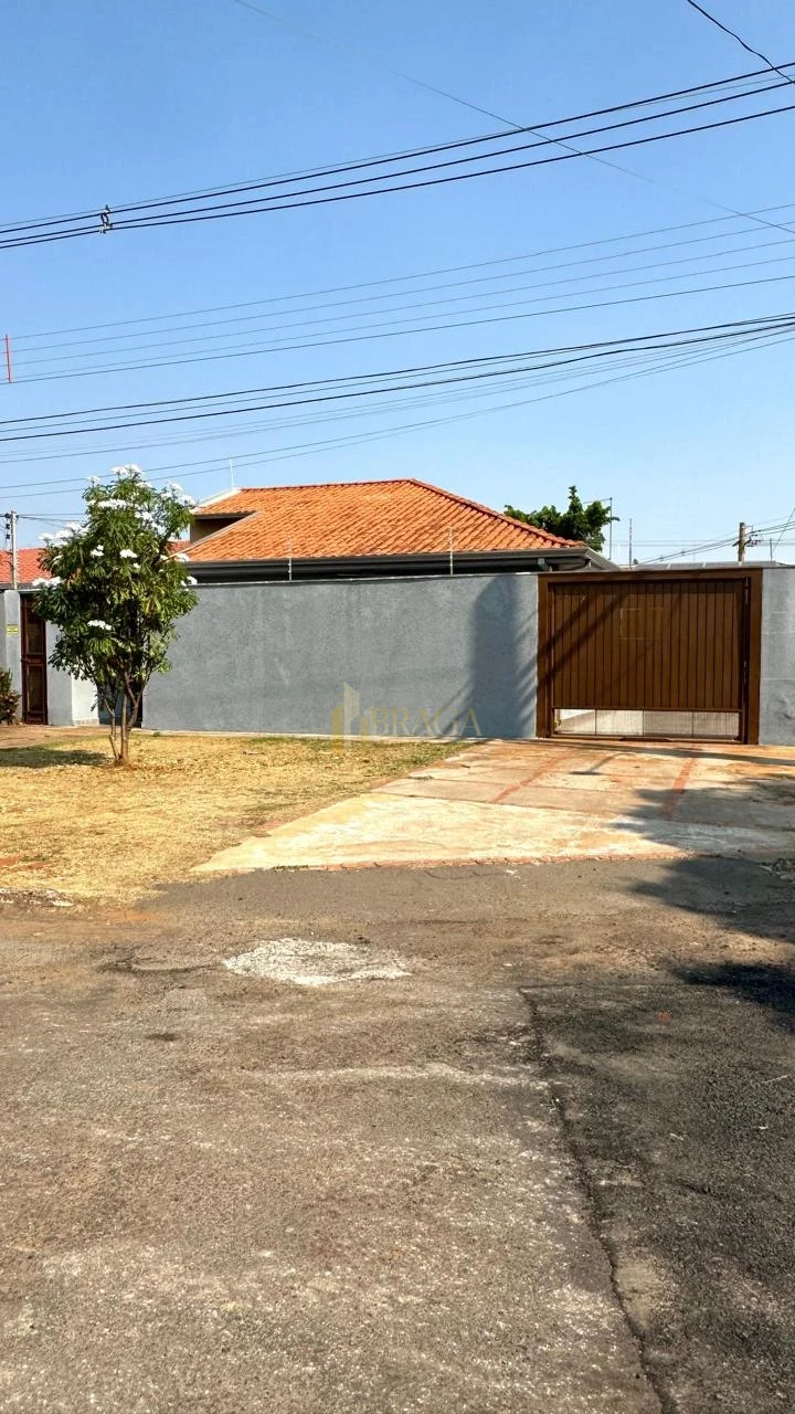 CASA À VENDA NA VILA BANDEIRANTES