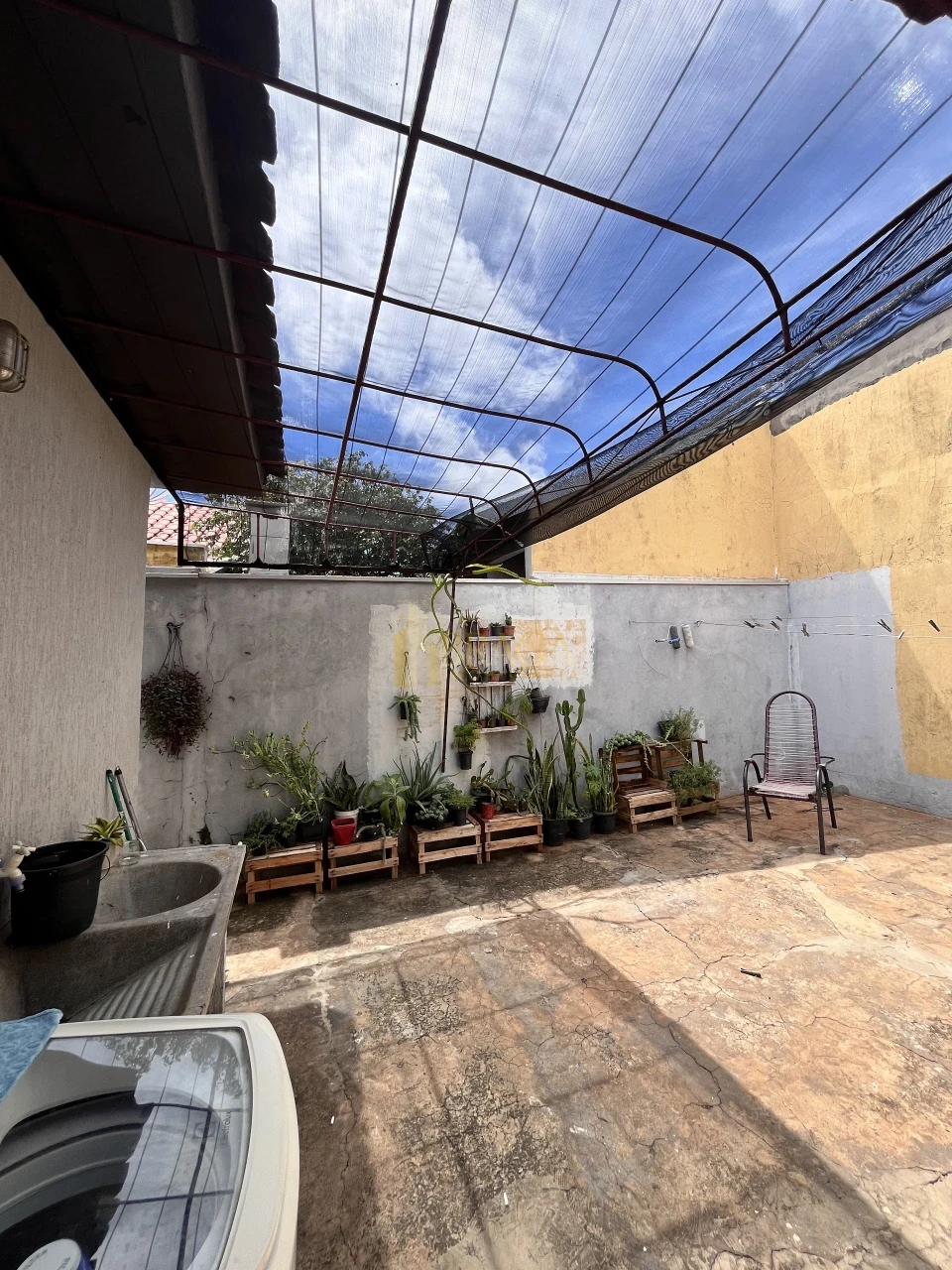 CASA À VENDA NO ANA MARIA DO COUTO