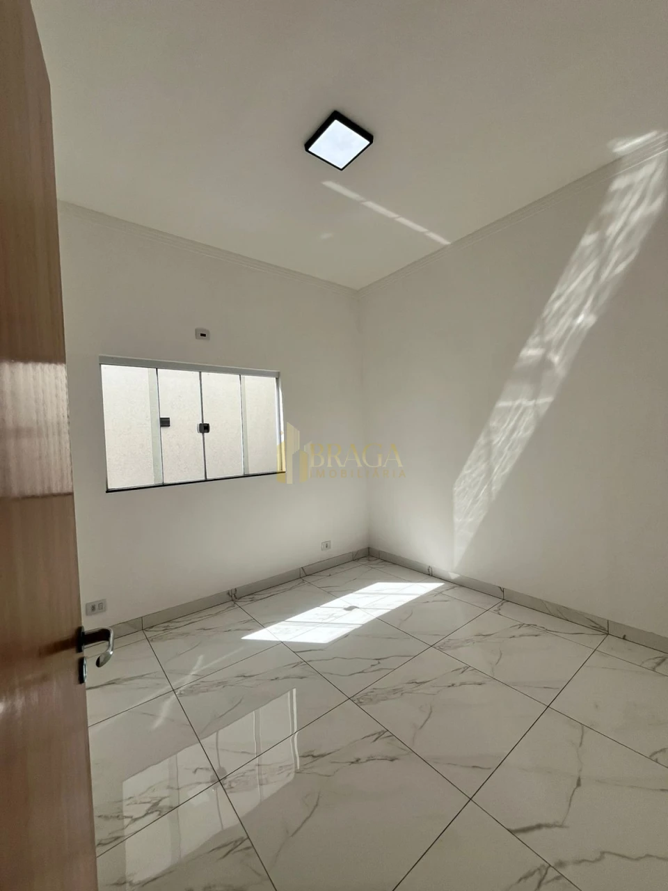 CASA À VENDA NO SANTO ANTONIO