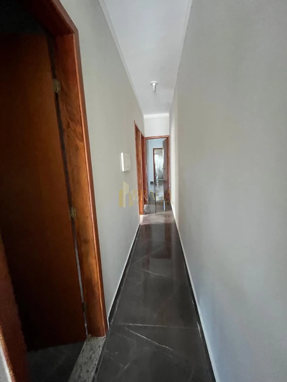 Imagens do imóveis CASA À VENDA - PRÓXIMO AO BIFÃO DO COOPHASUL