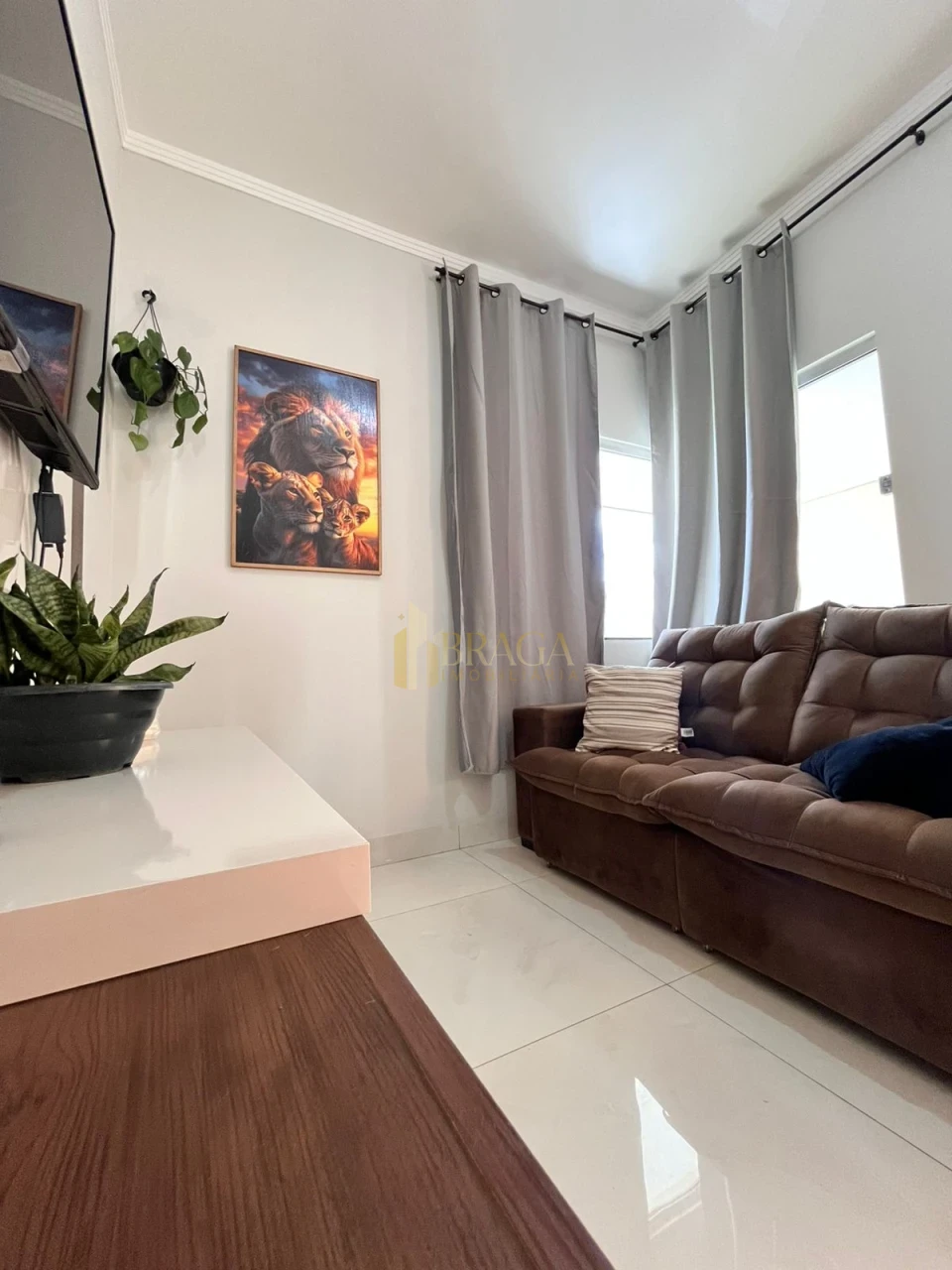 Imagens do imóveis CASA À VENDA NO FIGUEIRAS DO PARQUE