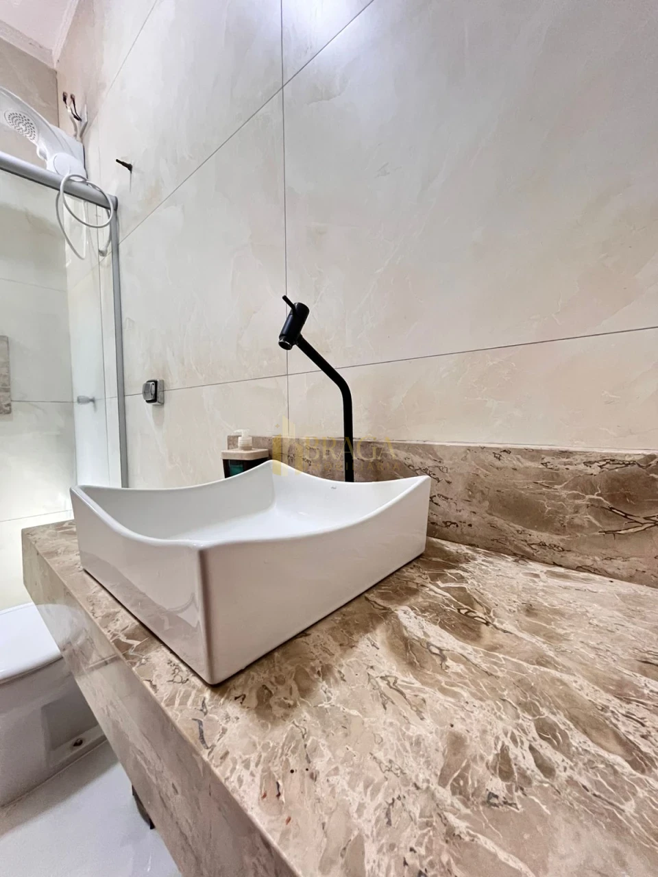 Imagens do imóveis CASA À VENDA NO FIGUEIRAS DO PARQUE