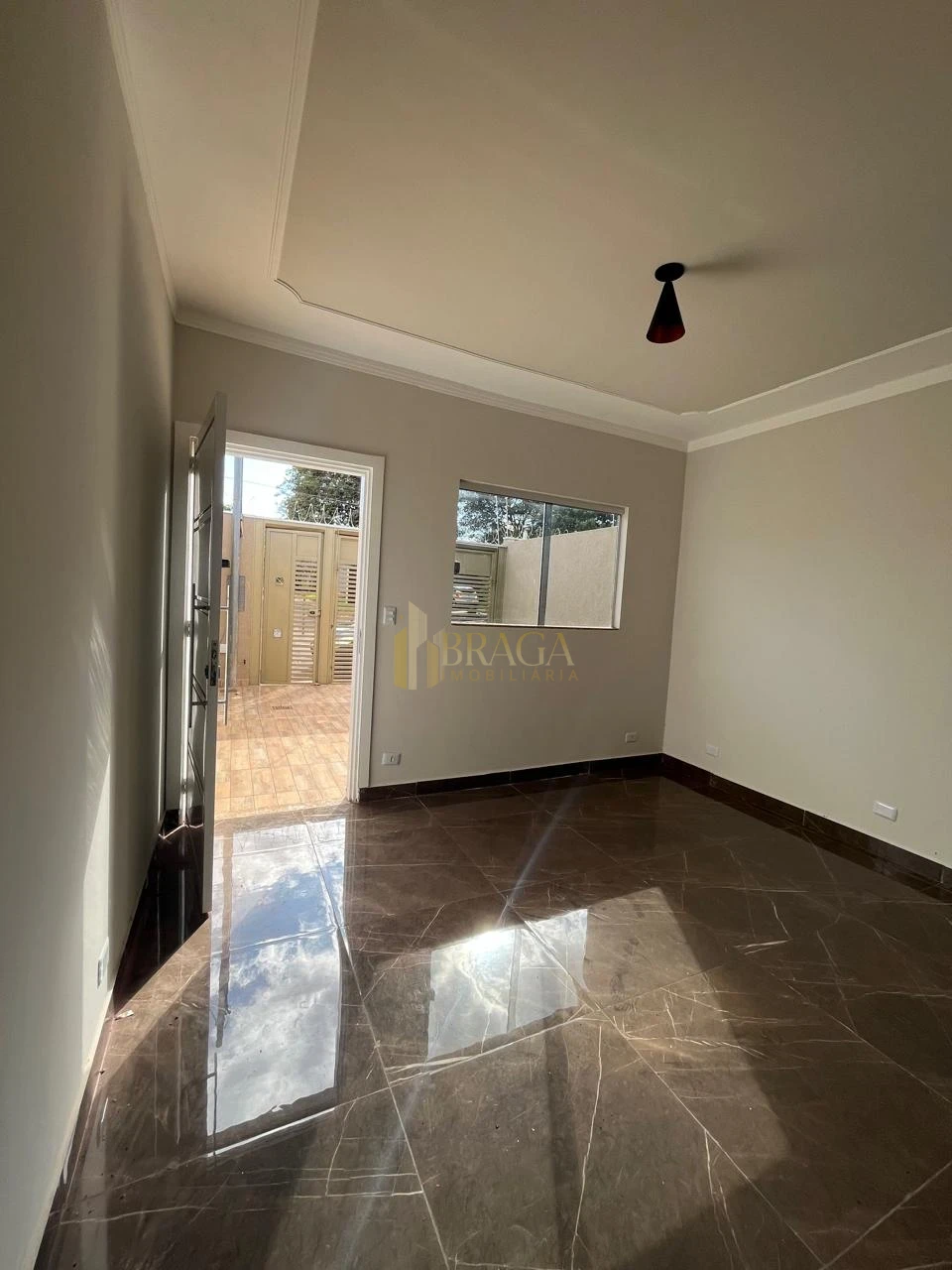 Imagens do imóveis CASA À VENDA - PRÓXIMO AO BIFÃO DO COOPHASUL
