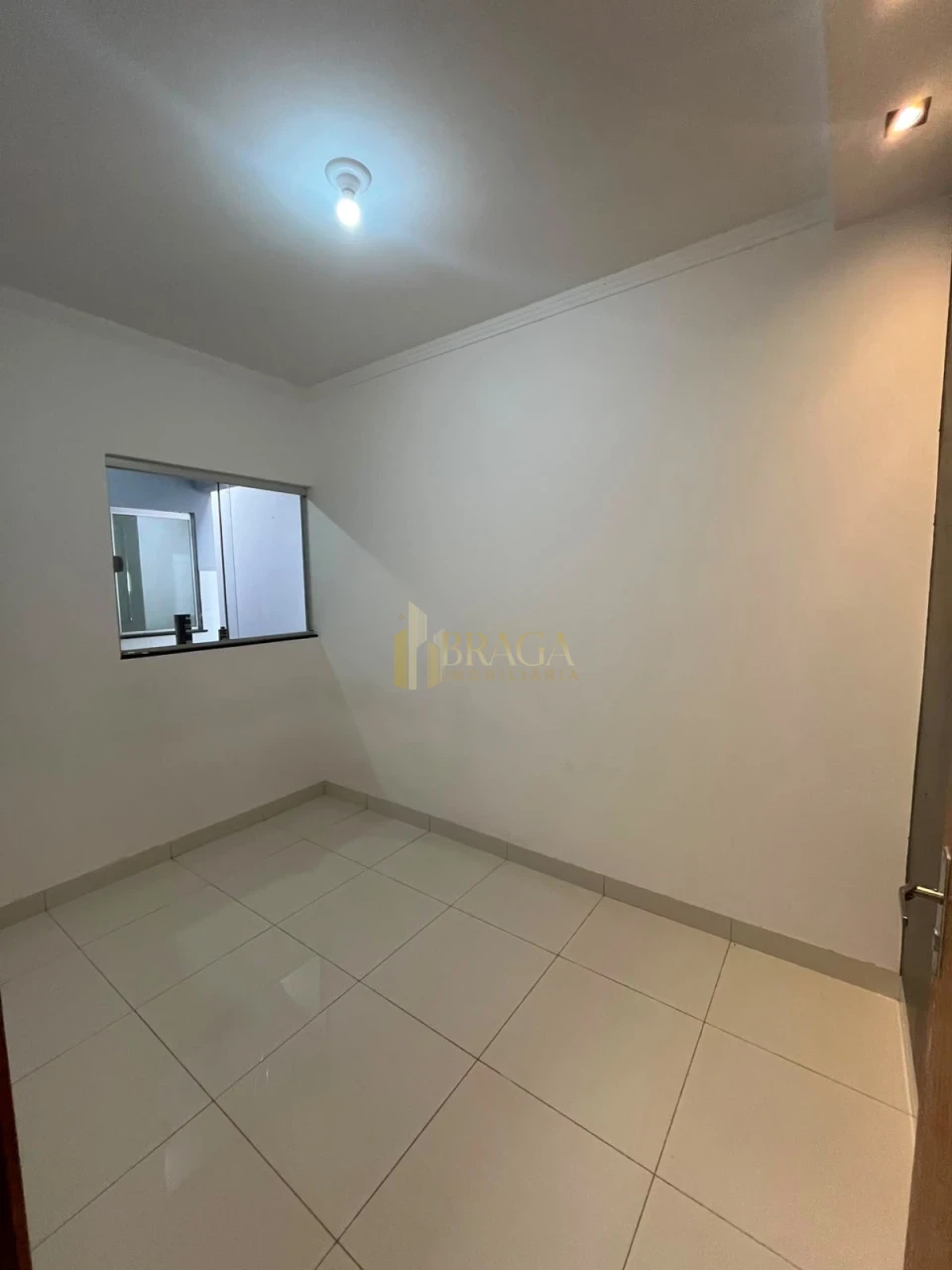 Imagens do imóveis CASA À VENDA NO JARDIM PANAMÁ - ENTRADA REDUZIDA