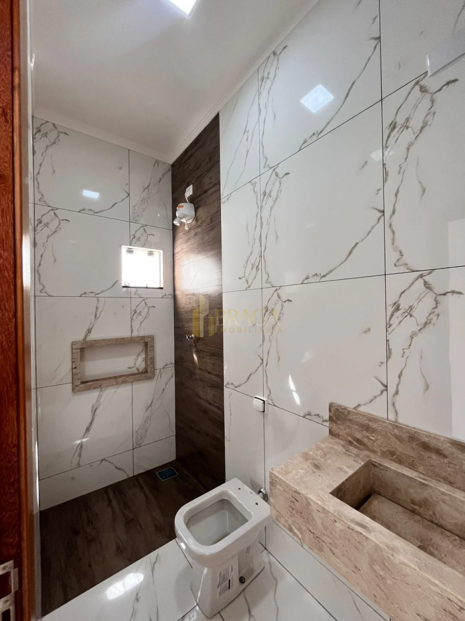 CASA À VENDA NO SANTO ANTONIO