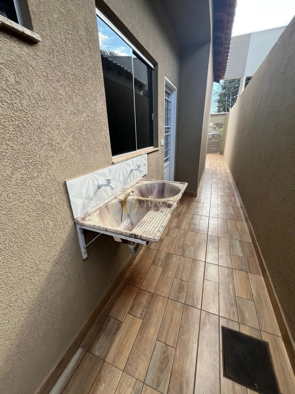 Imagens do imóveis CASA À VENDA - PRÓXIMO AO BIFÃO DO COOPHASUL