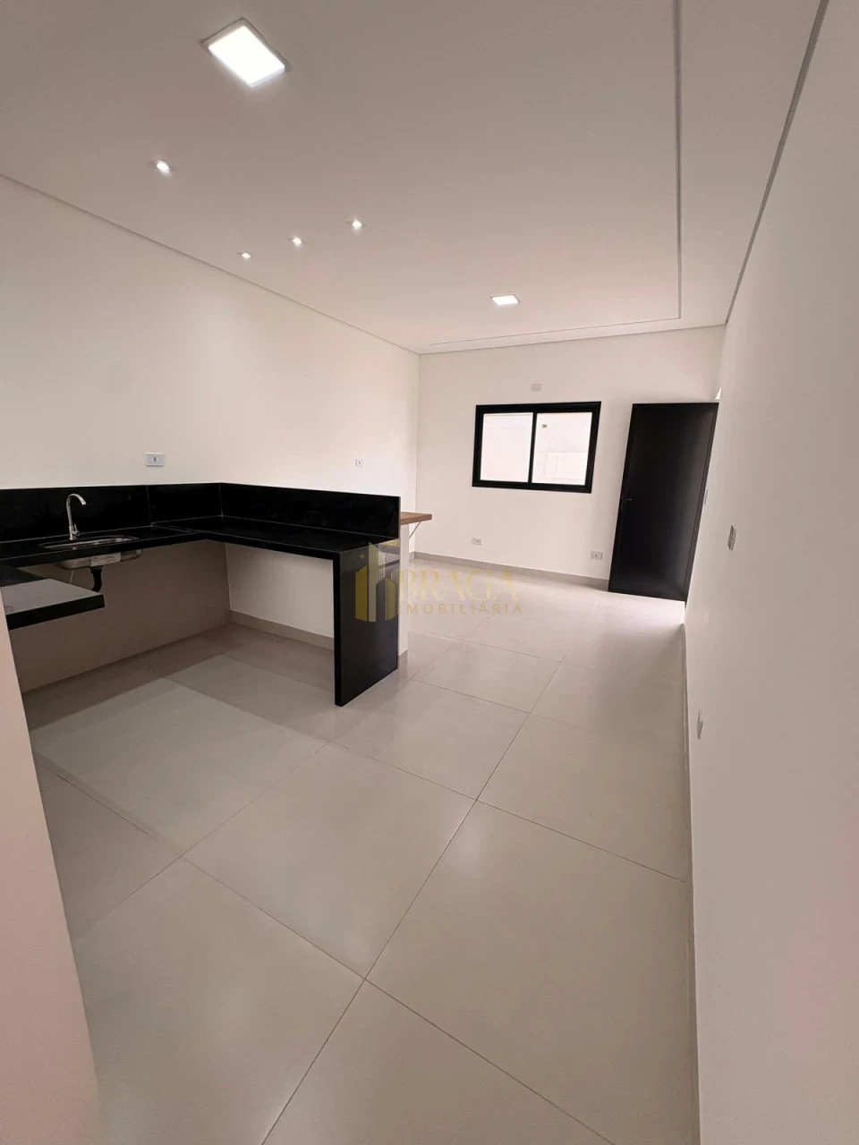 CASA À VENDA NO SANTO AMARO