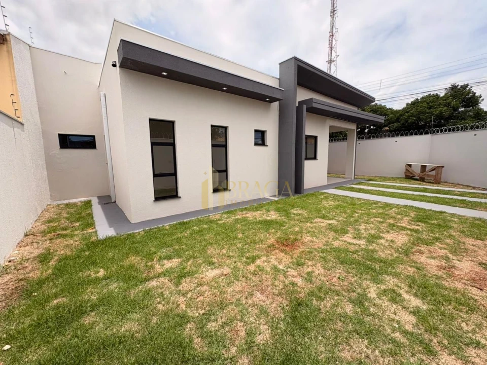 CASA À VENDA NO SANTO AMARO