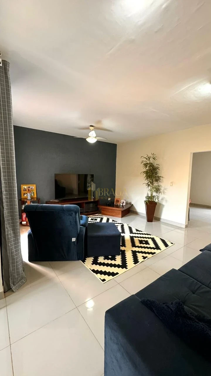 CASA À VENDA NA VILA BANDEIRANTES