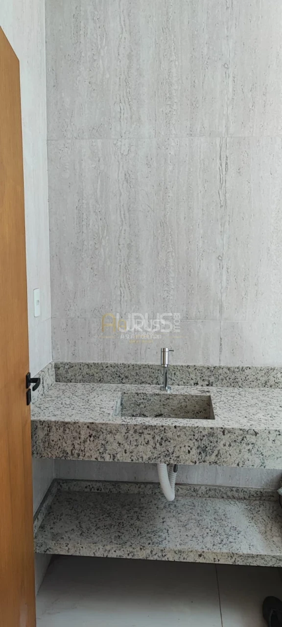 Imagens do imóveis Casa Em Condomínio Fechado - Pronto para Morar