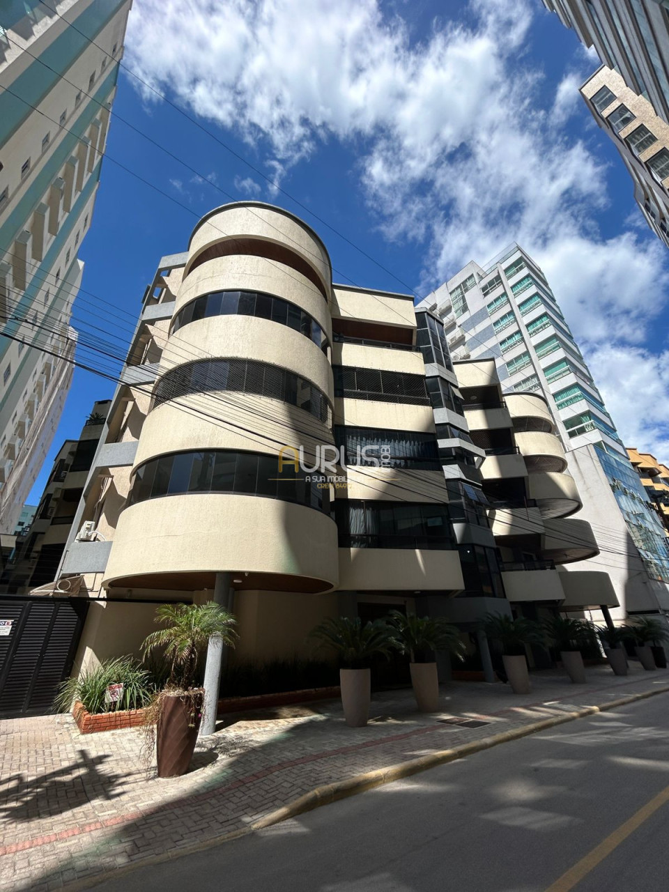 Imagens do imóveis VENDE-SE APARTAMENTO - EDIFICIO OSVALDO CAMPOS - SC