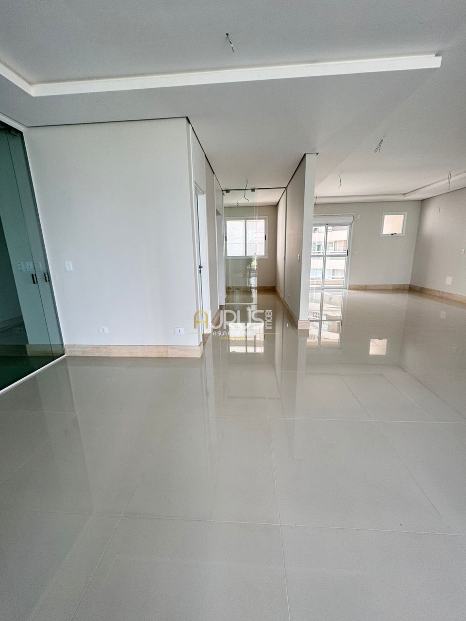 Imagens do imóveis VENDE-SE APTO  ALTO PADRÃO EDIFICIO CASA BATLLÓ - LONDRINA/PR