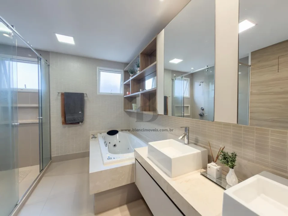 MAISON LEGACY