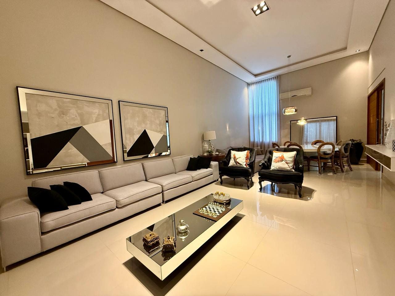 CONDOMÍNIO ROYAL FOREST