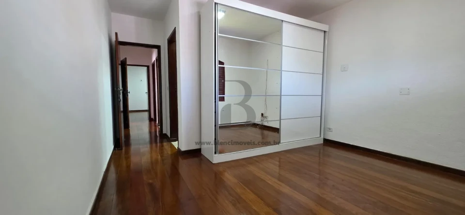 Imagens do imóveis Casa de rua à Venda em Excelente Região de Cambé