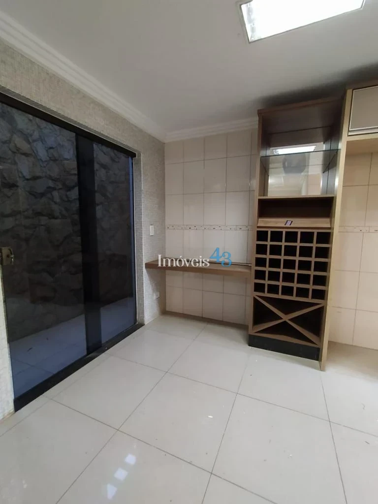 Imagens do imóveis CASA A VENDA - JARDIM COLUMBIA IV -ARAPONGAS