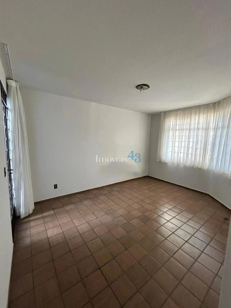 Imagens do imóveis CASA A VENDA - JD VILA RICA - CAMBE-PR