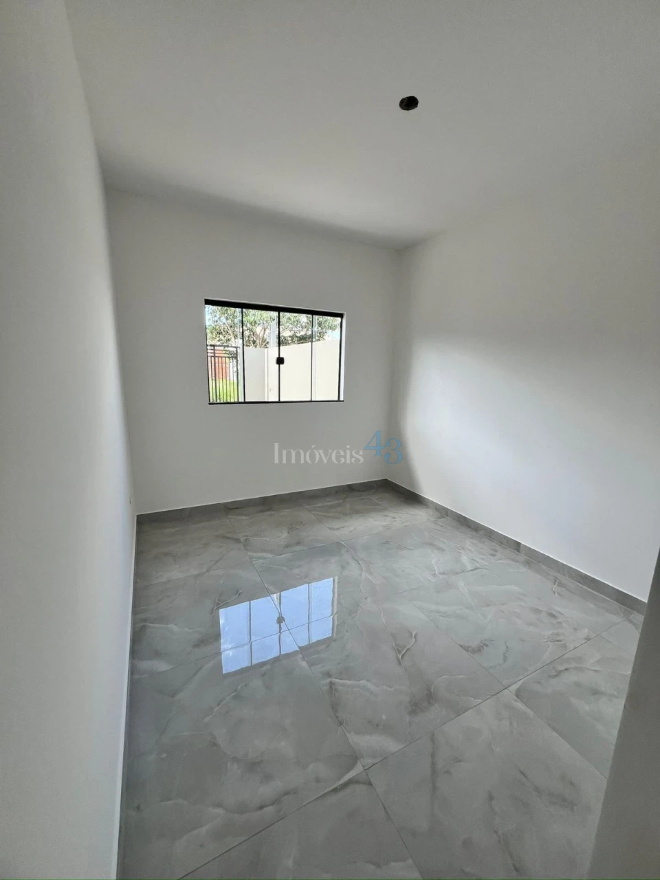 Imagens do imóveis CASA NOVA - JD. PARANÁ