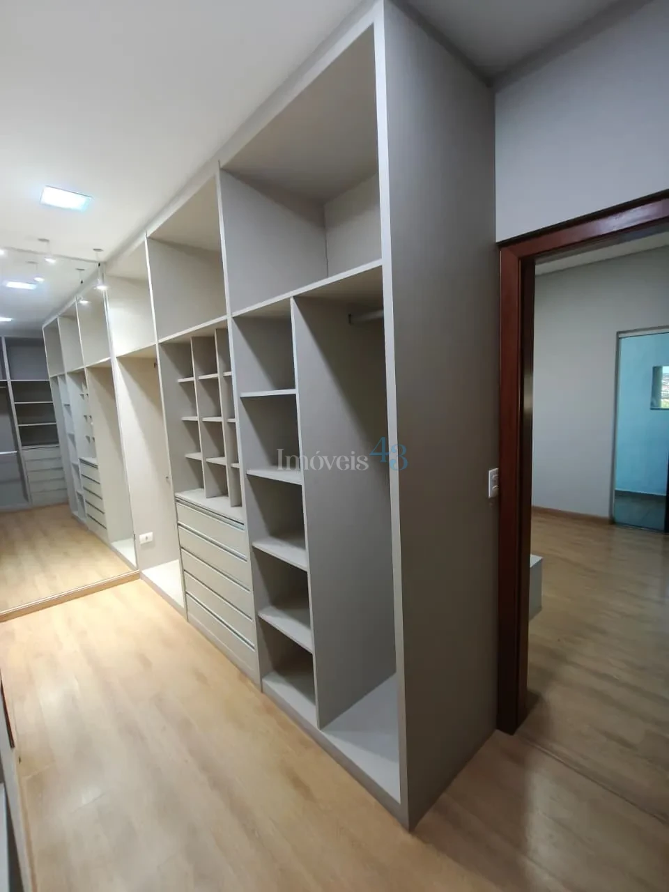 Imagens do imóveis ESQUINA COMERCIAL