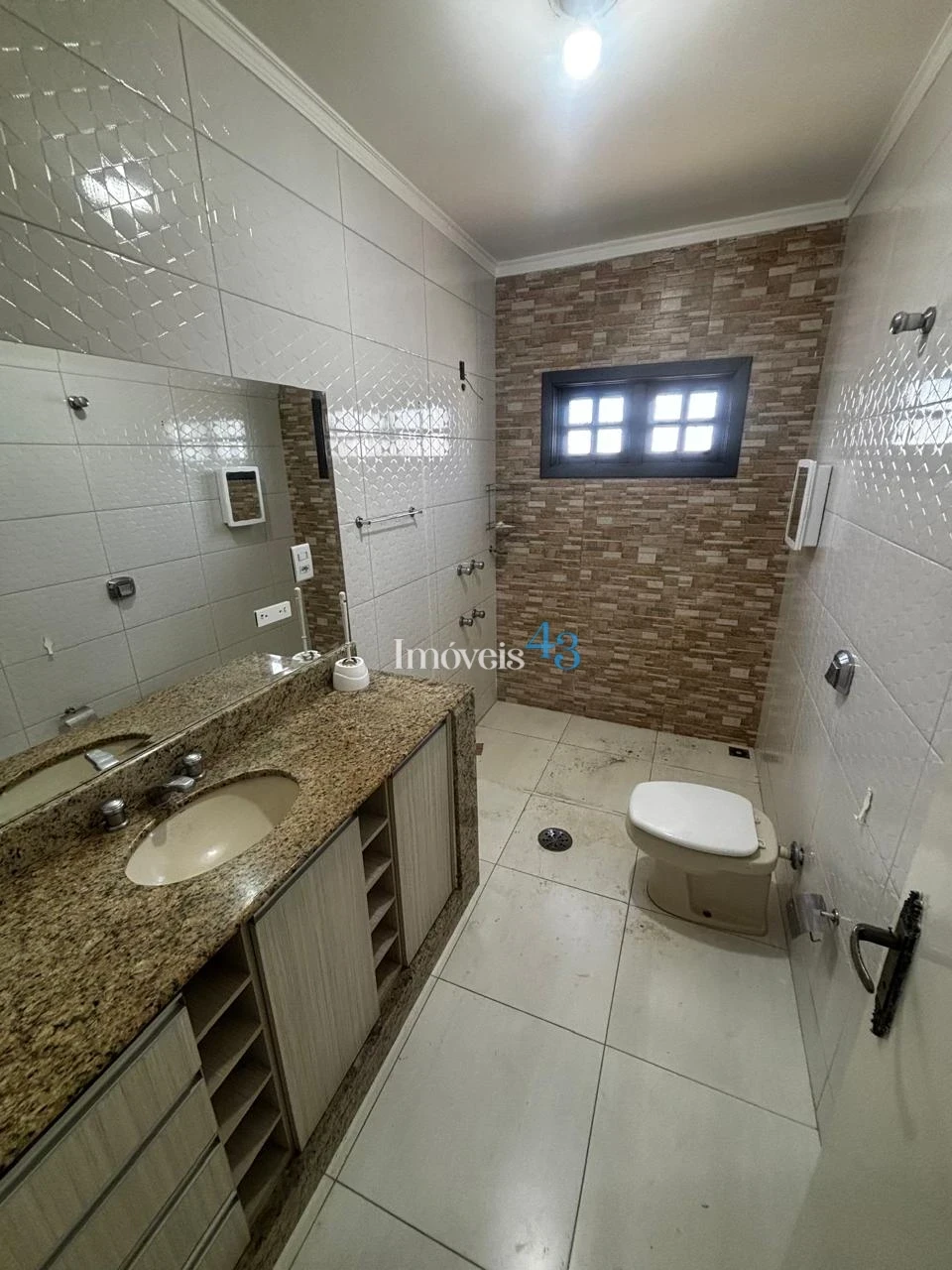 Imagens do imóveis CASA A VENDA - JD PLANALTO VERDE -CAMBÉ-PR.