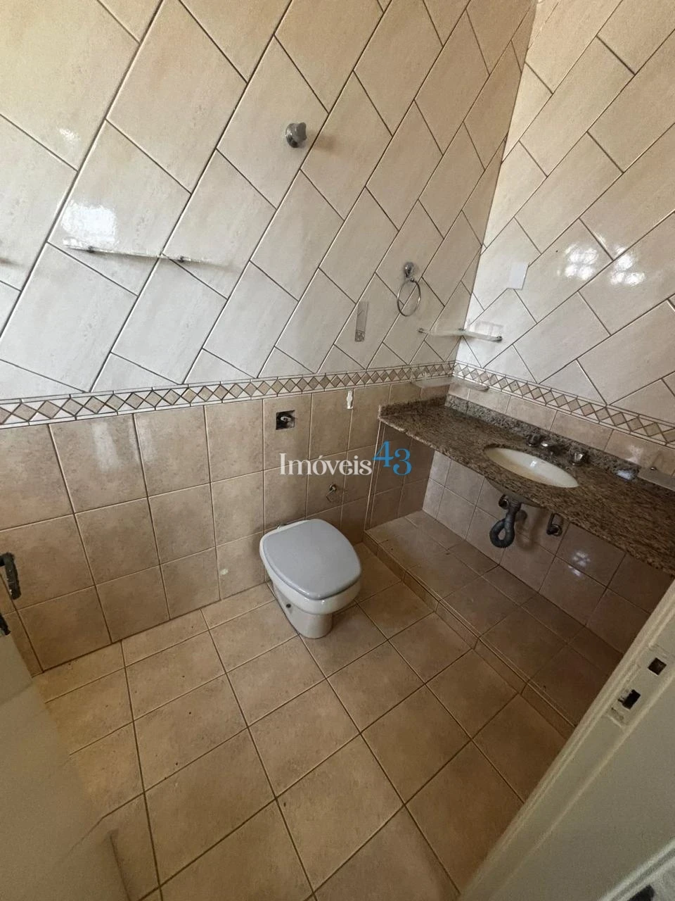 Imagens do imóveis CASA A VENDA - JD PLANALTO VERDE -CAMBÉ-PR.