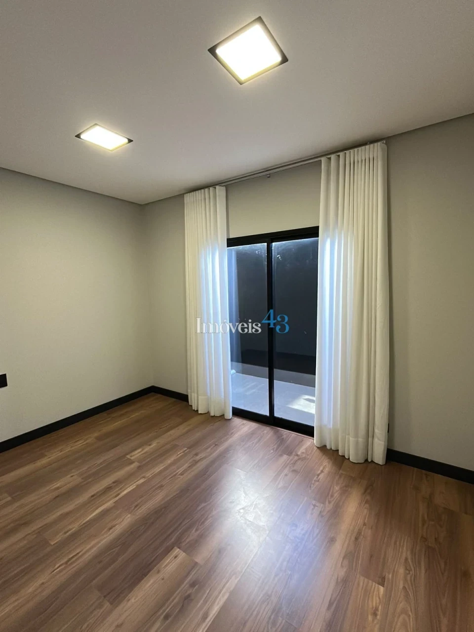 Imagens do imóveis CASA DE ALTO PADRÃO - ROYAL BOULEVARD RESIDENCE