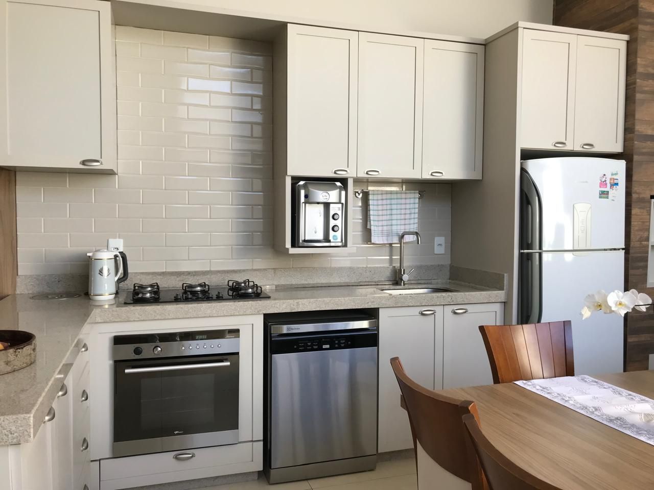 Imagens do imóveis Casa com 2 suíte + 1 dormitório à venda, 90 m² por R$ 700.000 - Tropical III - Cascavel/PR
