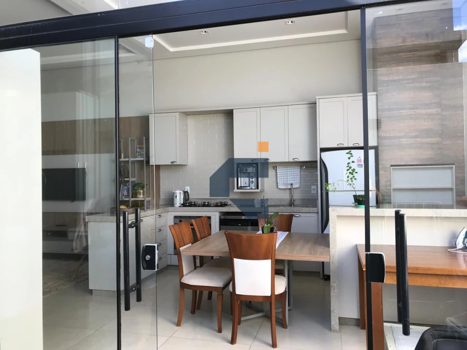 Casa com 2 suíte + 1 dormitório à venda, 90 m² por R$ 700.000 - Tropical III - Cascavel/PR