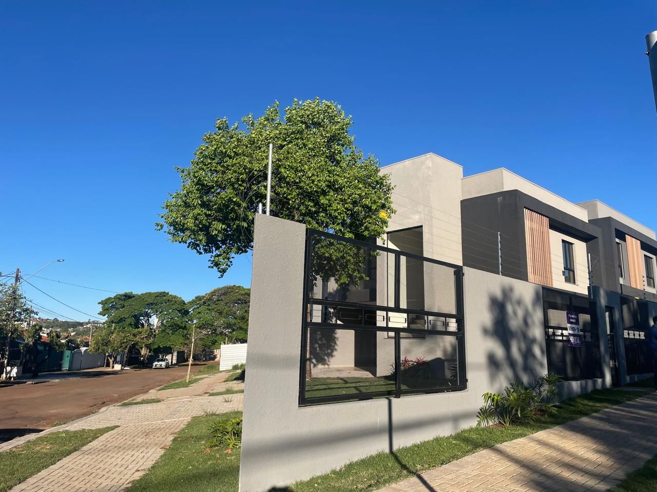 Imagens do imóveis Sobrado de esquina com 3 dormitórios à venda, 135 m² por R$ 950.639 - Cancelli - Cascavel/PR