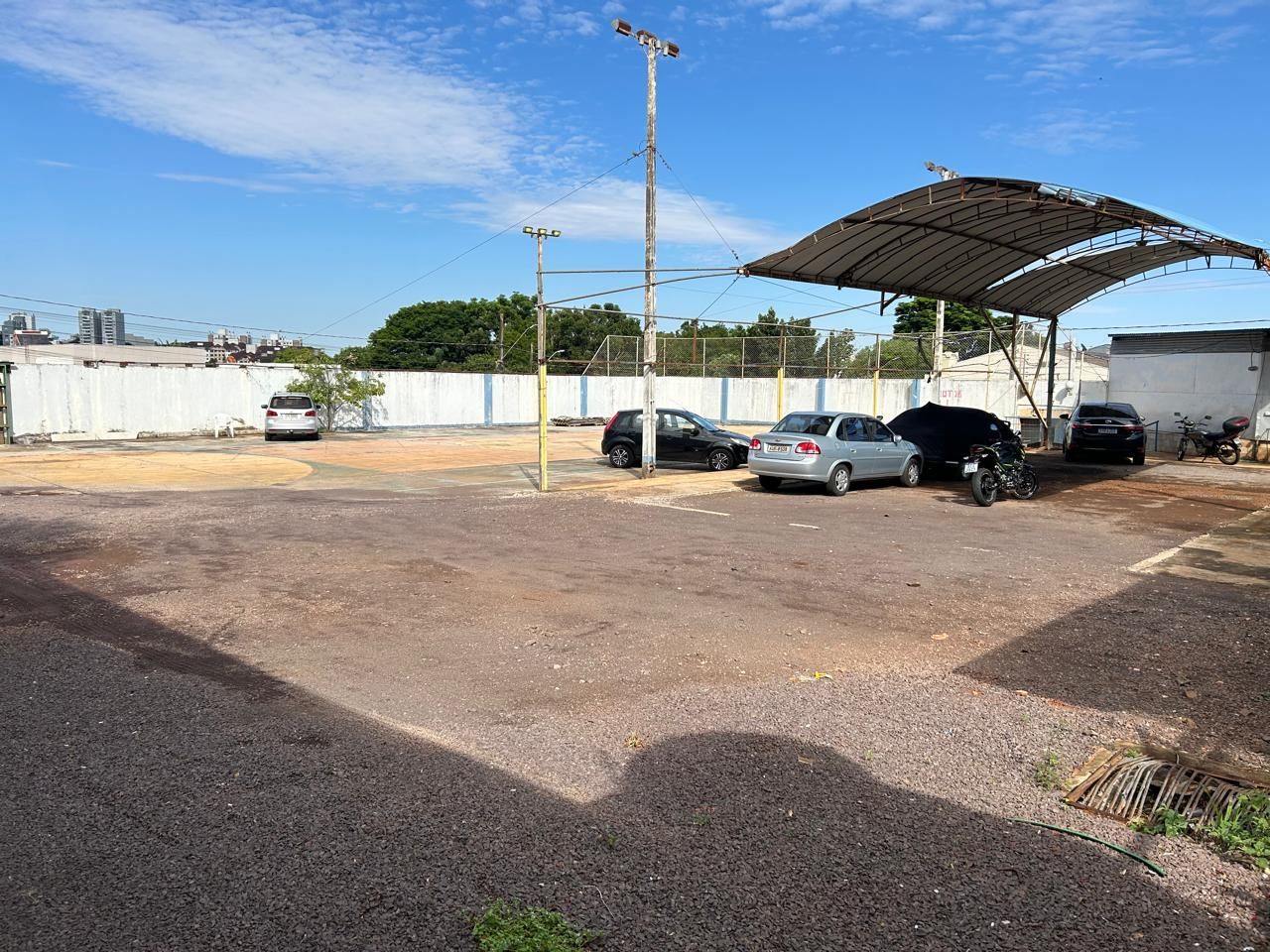 EXCELENTE TERRENO EM BAIRRO NOBRE DE CASCAVEL-COUNTRY COM 1600 M2