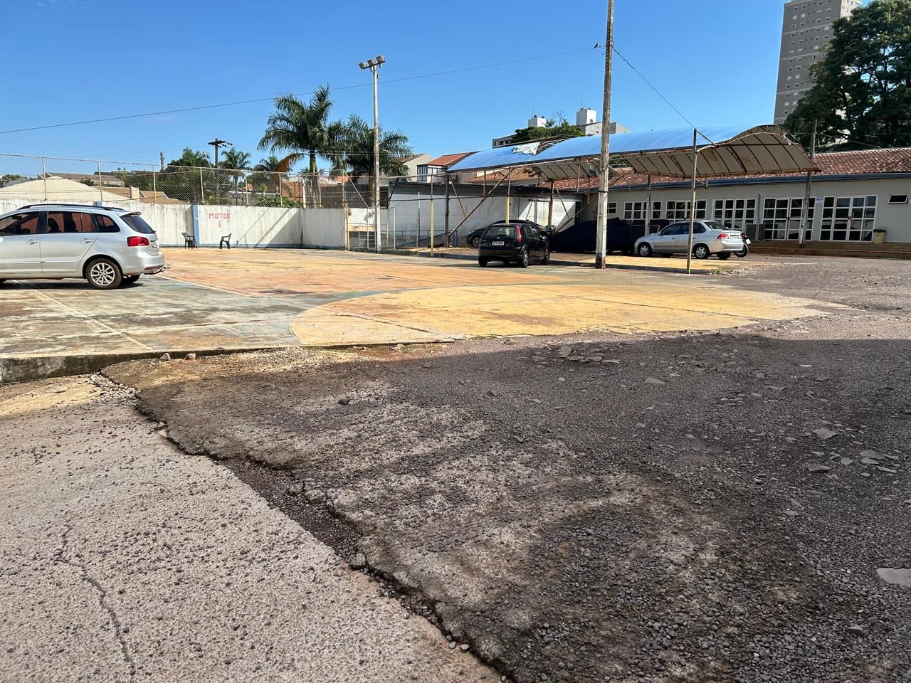 EXCELENTE TERRENO EM BAIRRO NOBRE DE CASCAVEL-COUNTRY COM 1600 M2