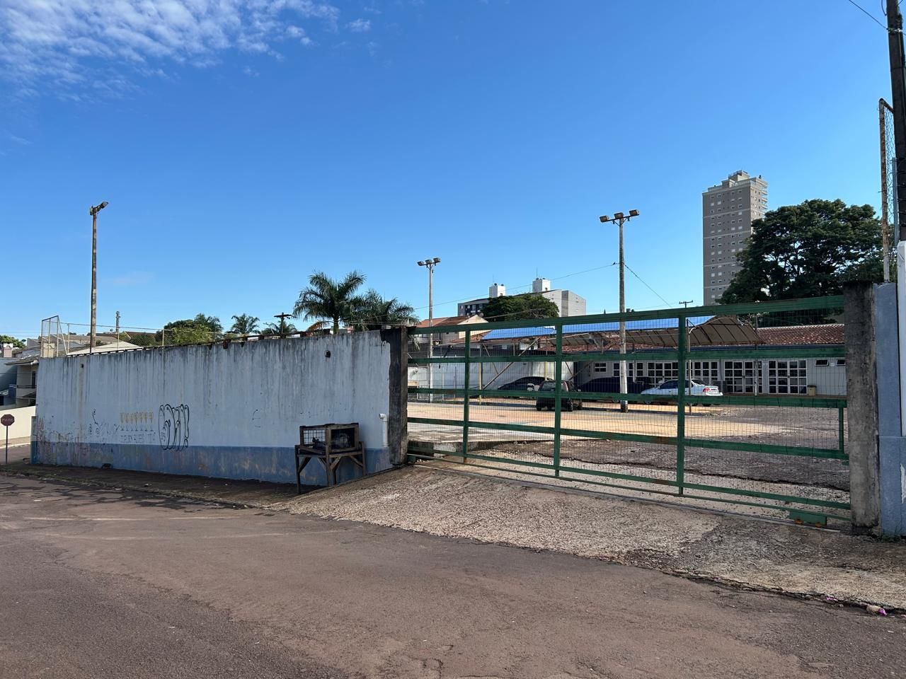 EXCELENTE TERRENO EM BAIRRO NOBRE DE CASCAVEL-COUNTRY COM 1600 M2