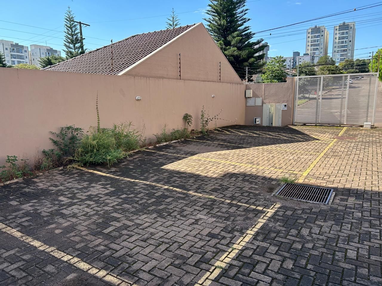 Imagens do imóveis Salas Comerciais em Região Valorizada e de Alto Fluxo – Cascavel, com mezanino e 112 m2.