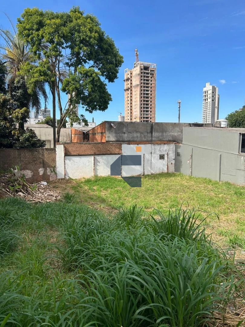 EXCELENTE TERRENO COMERCIAL, NO CORACÃO DE CASCAVEL COM 500 M2, R$ 1.800.000,00