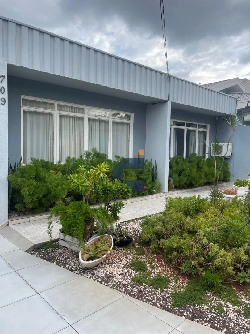Casa com 4 dormitórios à venda, 230 m² por R$ 1.800.000 - Neva - Cascavel/PR